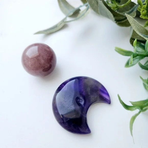Purple crystal bundle - crescent moon & sphere with rainbow - gemstone - Picture 6 of 7